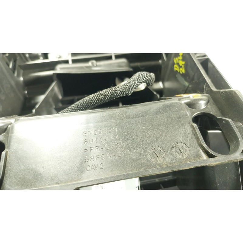 Recambio de apoyabrazos central para toyota highlander (gsu7_, axuh7_, txua7_) 2.5 hybrid awd (axuh78) referencia OEM IAM 588100