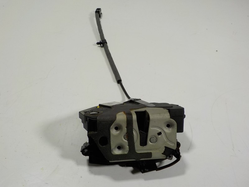 Recambio de cerradura puerta trasera izquierda para ford focus lim. 1.0 ecoboost cat referencia OEM IAM 2099461 BM5AA26413AG 