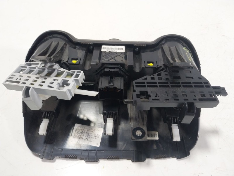 Recambio de mando calefaccion / aire acondicionado para kia stonic (yb) 1.2 cvvt referencia OEM IAM  97250H8120LEF 