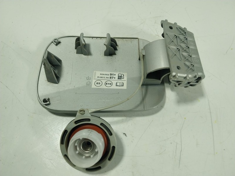 Recambio de tapa combustible para kia stonic (yb) 1.2 cvvt referencia OEM IAM   