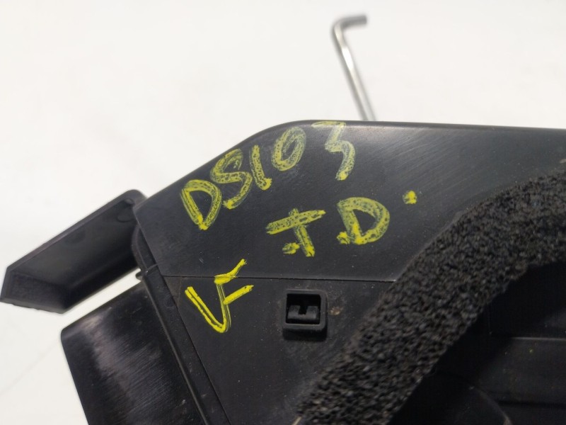 Recambio de cerradura puerta trasera derecha para kia stonic (yb) 1.2 cvvt referencia OEM IAM  81420H8010MA1 