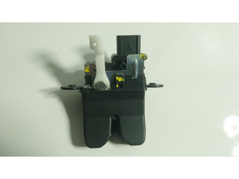 Recambio de cerradura maletero / porton para hyundai ioniq (ae) 1.6 gdi plug-in hybrid referencia OEM IAM 81230G2000 81230G2000 