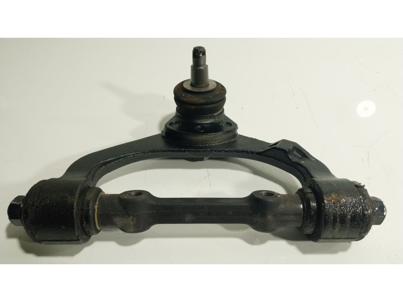 Recambio de brazo suspension superior delantero izquierdo para fuso (mitsubishi) canter 3s13 referencia OEM IAM  MK335060 
