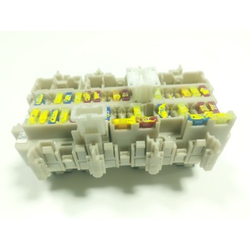 CAJA RELES / FUSIBLES 243808901R C12748E16 