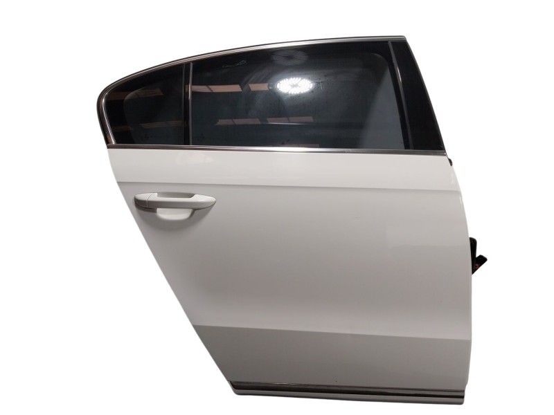 Recambio de puerta trasera derecha para volkswagen passat b7 (362) 2.0 tdi referencia OEM IAM 3AE833056  