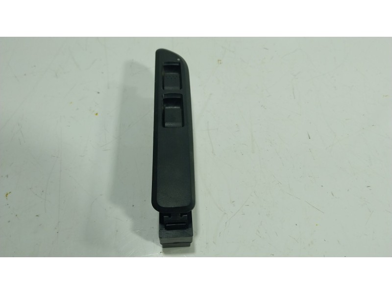 Recambio de mando elevalunas delantero izquierdo para fuso (mitsubishi) canter 3s13 referencia OEM IAM  MK645324 
