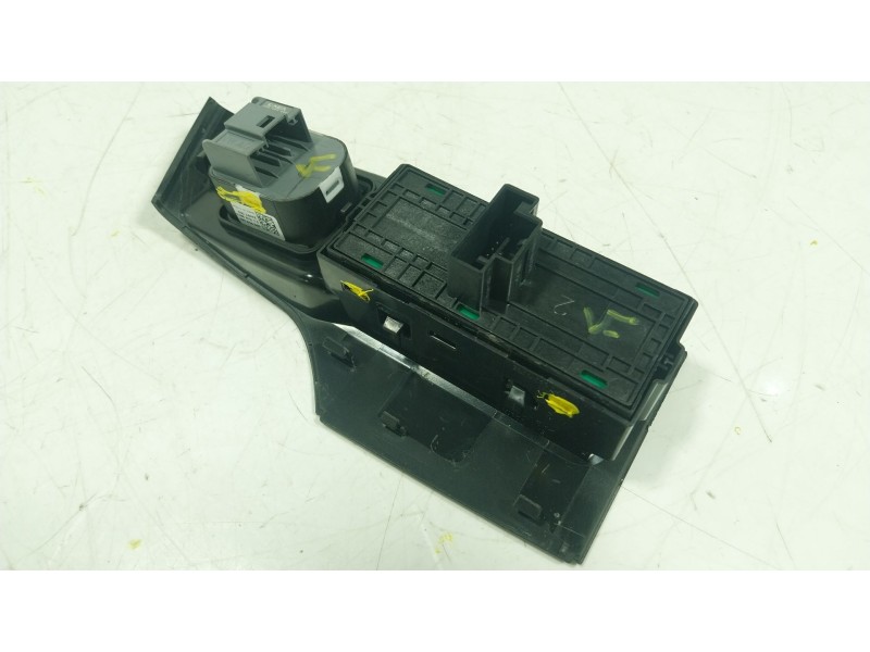Recambio de mando elevalunas delantero izquierdo para seat arona (kj7, kjp) 1.0 tsi referencia OEM IAM  5G0959857F 