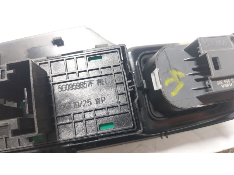 Recambio de mando elevalunas delantero izquierdo para seat arona (kj7, kjp) 1.0 tsi referencia OEM IAM  5G0959857F 