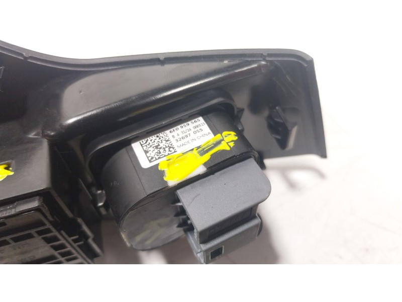 Recambio de mando elevalunas delantero izquierdo para seat arona (kj7, kjp) 1.0 tsi referencia OEM IAM  5G0959857F 