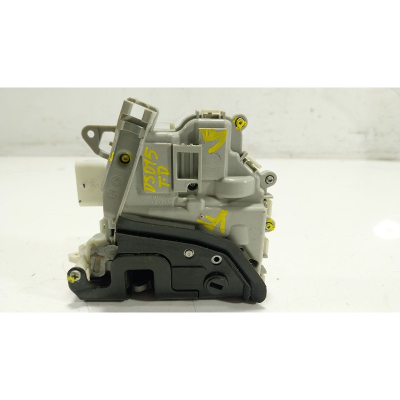 Recambio de cerradura puerta trasera derecha para porsche macan (95b) 3.0 s diesel referencia OEM IAM  8K0839016F 