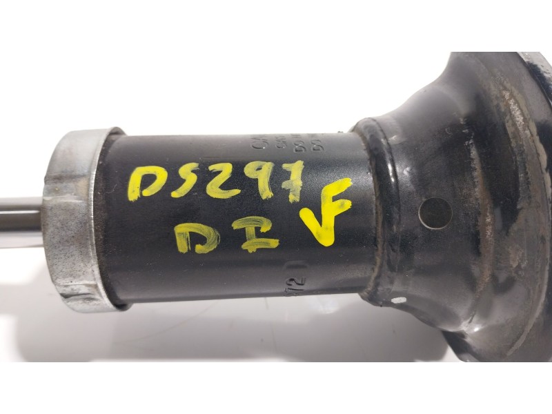 Recambio de amortiguador delantero izquierdo para fuso (mitsubishi) canter 3s13 referencia OEM IAM  MK459972 