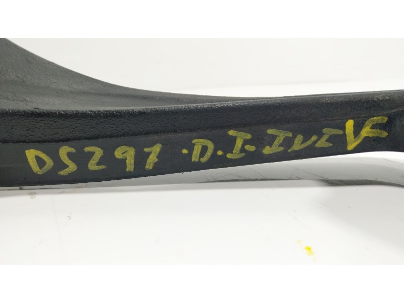 Recambio de brazo suspension inferior delantero izquierdo para fuso (mitsubishi) canter 3s13 referencia OEM IAM  FD0487M 