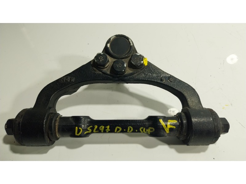 Recambio de brazo suspension superior delantero derecho para fuso (mitsubishi) canter 3s13 referencia OEM IAM  MK335060 