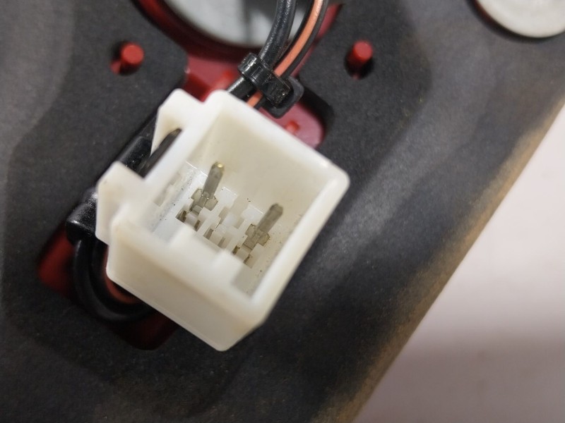 Recambio de piloto trasero derecho interior para kia stonic (yb) 1.2 cvvt referencia OEM IAM   