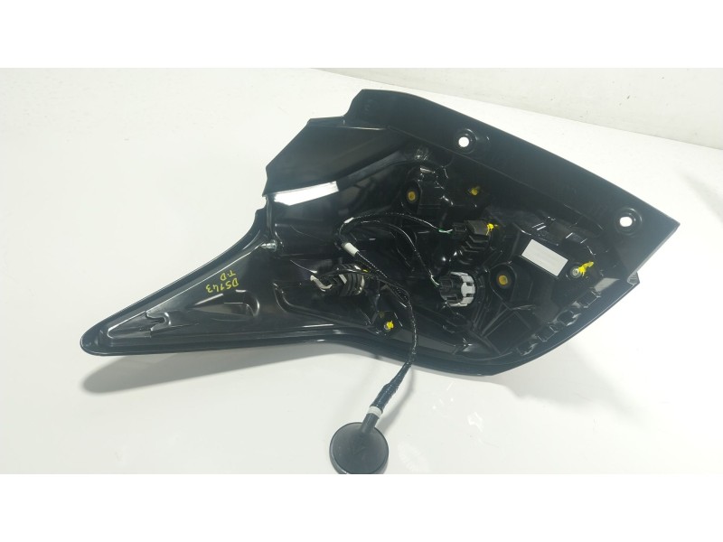 Recambio de piloto trasero derecho para toyota yaris (_p21_, _pa1_, _ph1_) 1.5 hybrid (mxph10) referencia OEM IAM 81551K0040  