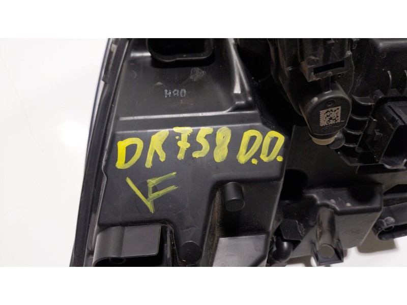 Recambio de faro derecho para renault arkana i (lcm_, ldn_) 1.3 tce 140 (ldn0) referencia OEM IAM  260102483R 