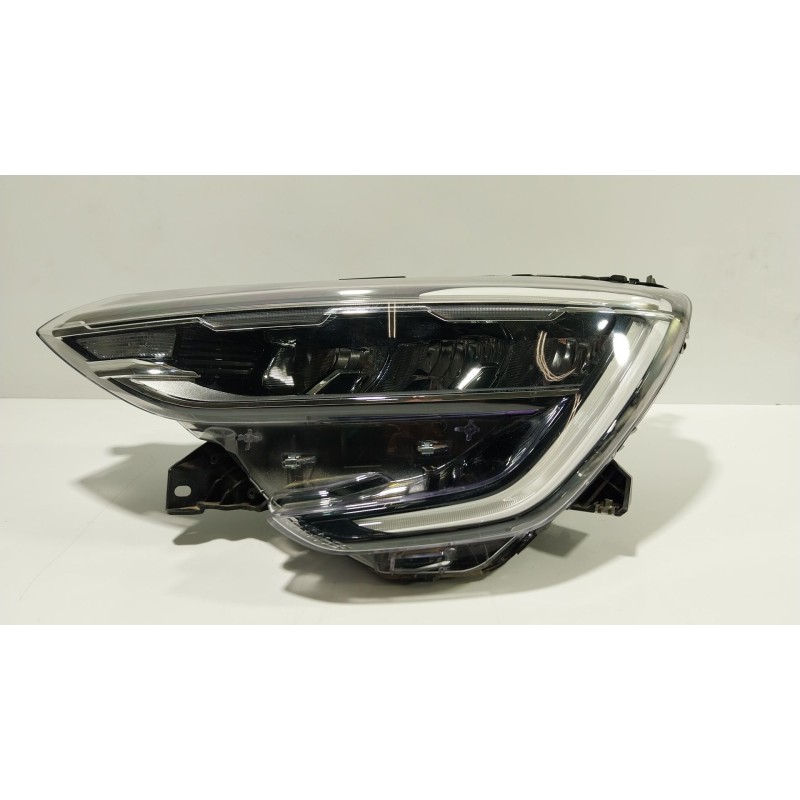 Recambio de faro izquierdo para renault arkana i (lcm_, ldn_) 1.3 tce 140 (ldn0) referencia OEM IAM  260602566R 