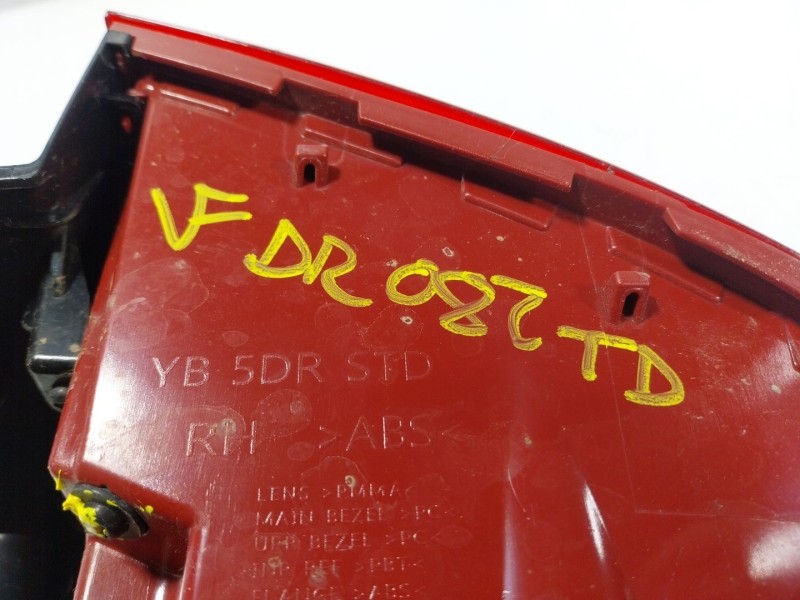 Recambio de piloto trasero derecho para kia rio iv (yb, sc, fb) 1.2 cvvt referencia OEM IAM  92402H8 