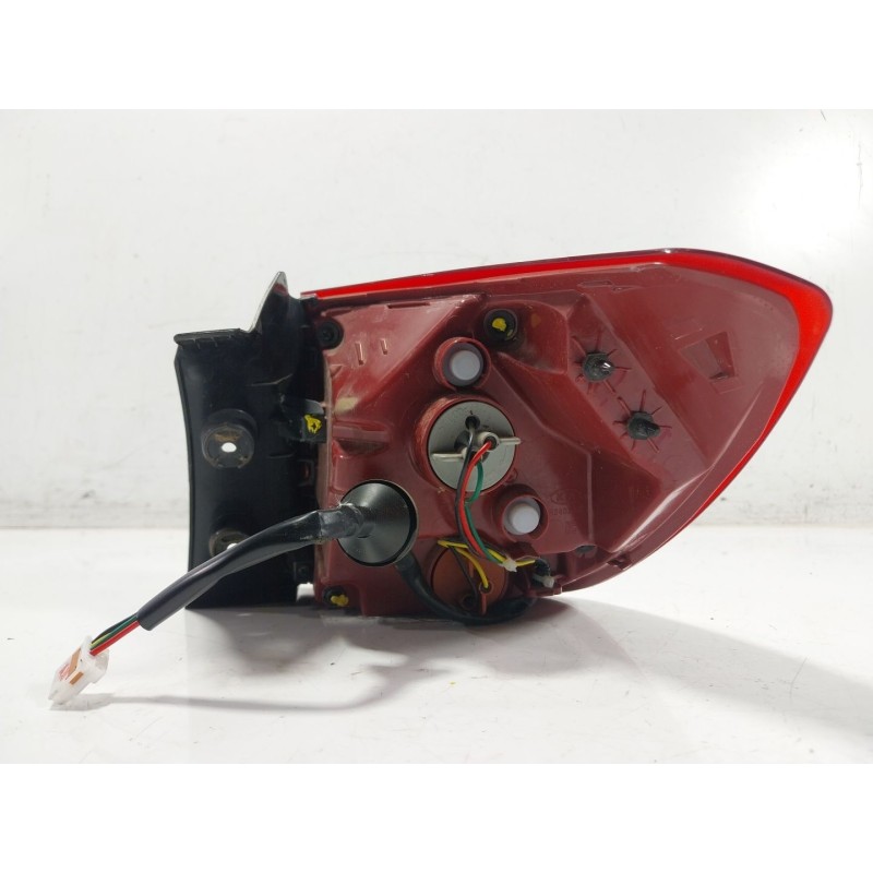 Recambio de piloto trasero izquierdo para kia rio iv (yb, sc, fb) 1.2 cvvt referencia OEM IAM  92401H8 