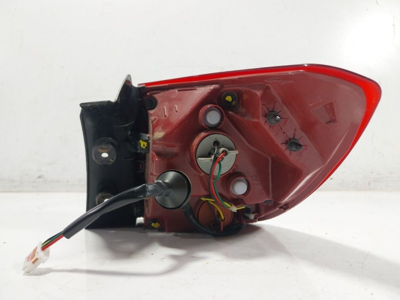 Recambio de piloto trasero izquierdo para kia rio iv (yb, sc, fb) 1.2 cvvt referencia OEM IAM  92401H8 