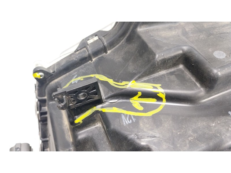 Recambio de faro izquierdo para fuso (mitsubishi) canter 3s13 referencia OEM IAM   