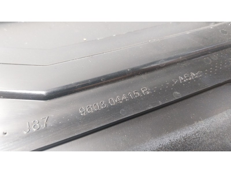 Recambio de aleron trasero para renault captur 1.2 tce energy referencia OEM IAM 960306591R 960304415R 