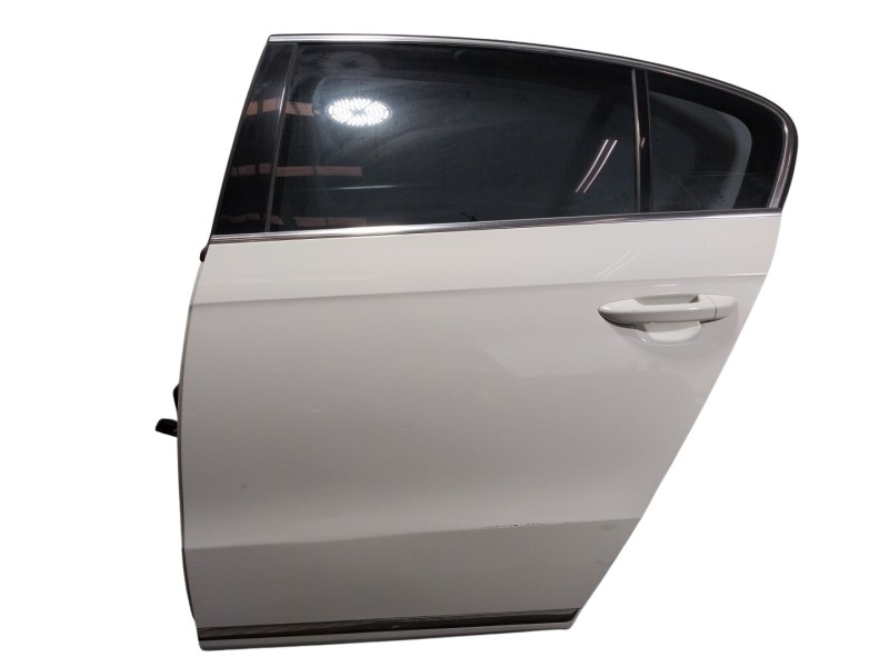 Recambio de puerta trasera izquierda para volkswagen passat b7 (362) 2.0 tdi referencia OEM IAM 3AE833055  
