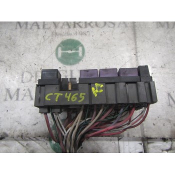 CAJA RELES / FUSIBLES 