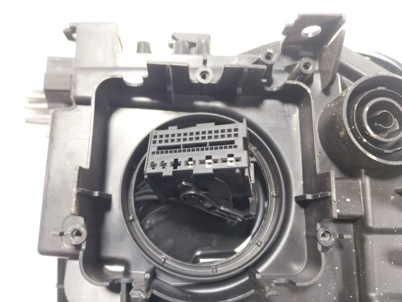 Recambio de faro derecho para seat leon sportstourer (kl8) fr referencia OEM IAM  5FB941008G 