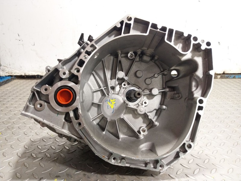 Recambio de caja cambios para renault megane iv berlina 5p 1.3 tce cat referencia OEM IAM 320100000R TL4352 
