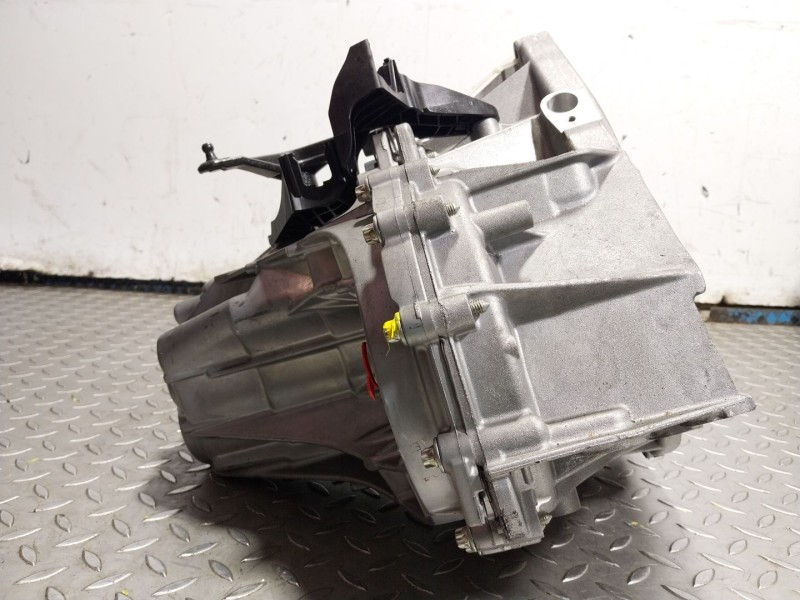 Recambio de caja cambios para renault megane iv berlina 5p 1.3 tce cat referencia OEM IAM 320100000R TL4352 