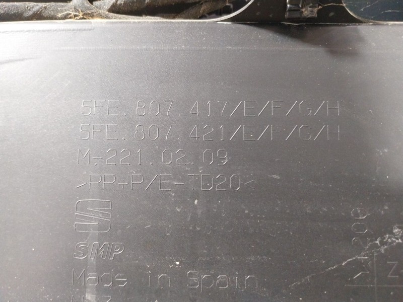 Recambio de paragolpes trasero para cupra leon sportstourer (kl8) 1.4 tsi phev referencia OEM IAM 5FE807421E 5FE807417E 