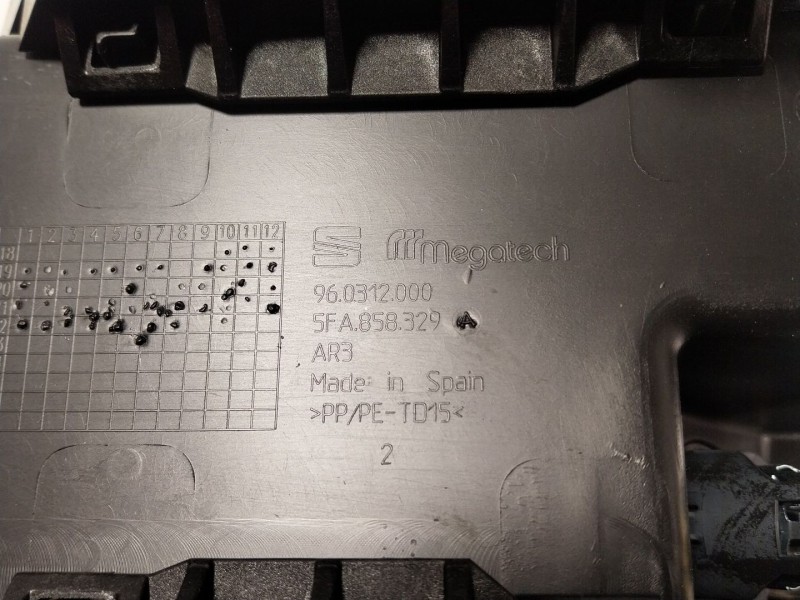 Recambio de apoyabrazos central para seat leon sportstourer (kl8) fr referencia OEM IAM  5FA864207C 