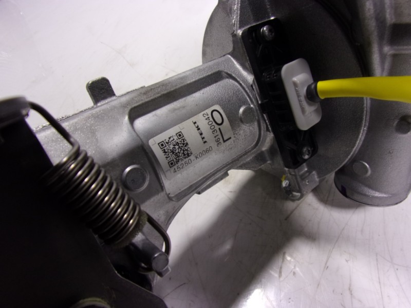 Recambio de columna direccion para toyota yaris 1.5 vvti hev referencia OEM IAM 4520A0D580 45250K0060 