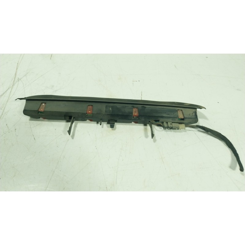 Recambio de piloto trasero central para opel vectra c station wagon (z02) 2.0 dti (f35) referencia OEM IAM   