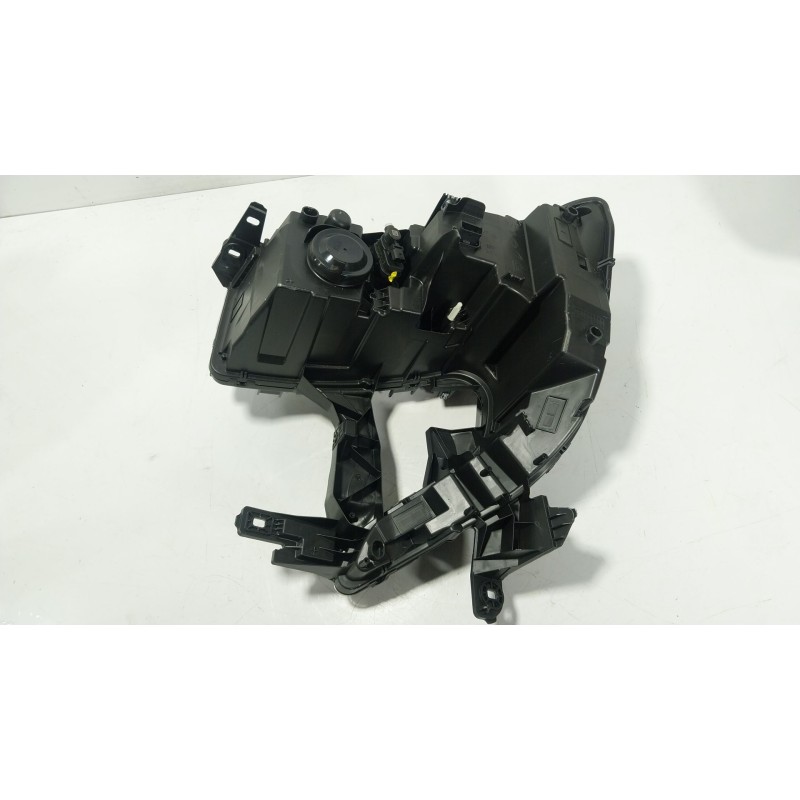 Recambio de faro derecho para renault master iv 2.3 dci diesel fap energy cat referencia OEM IAM  260106174R 