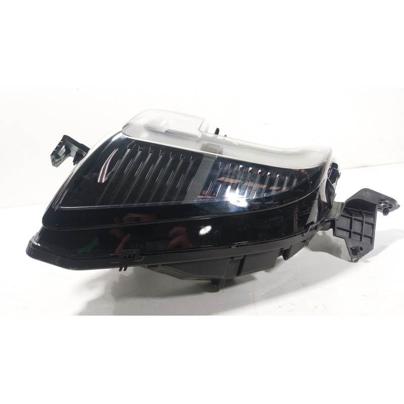 Recambio de faro derecho para renault master iv 2.3 dci diesel fap energy cat referencia OEM IAM  260106174R 