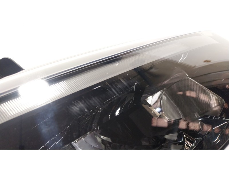 Recambio de faro derecho para renault master iv 2.3 dci diesel fap energy cat referencia OEM IAM  260106174R 