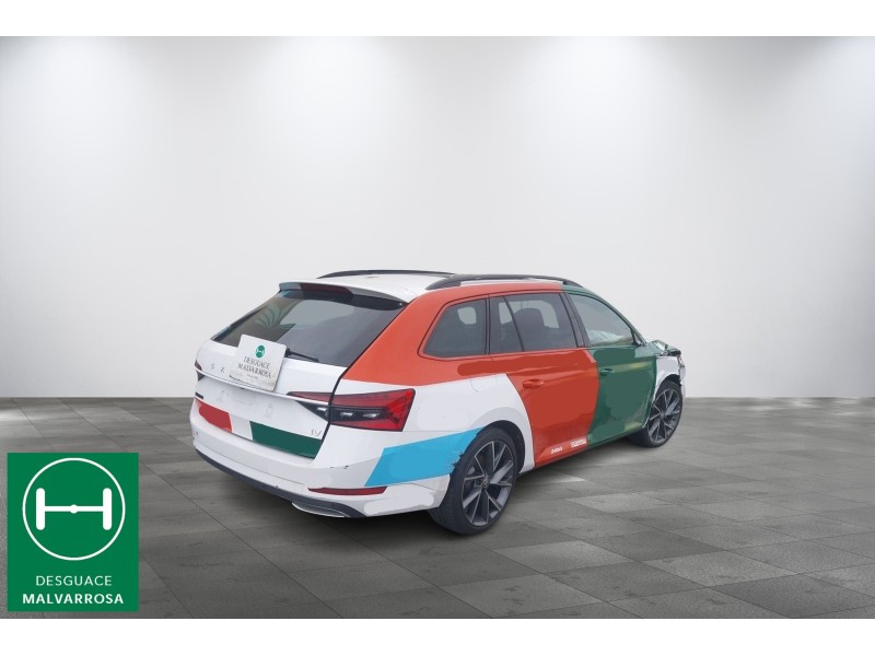 skoda superb iii station wagon (3v5) del año 2023
