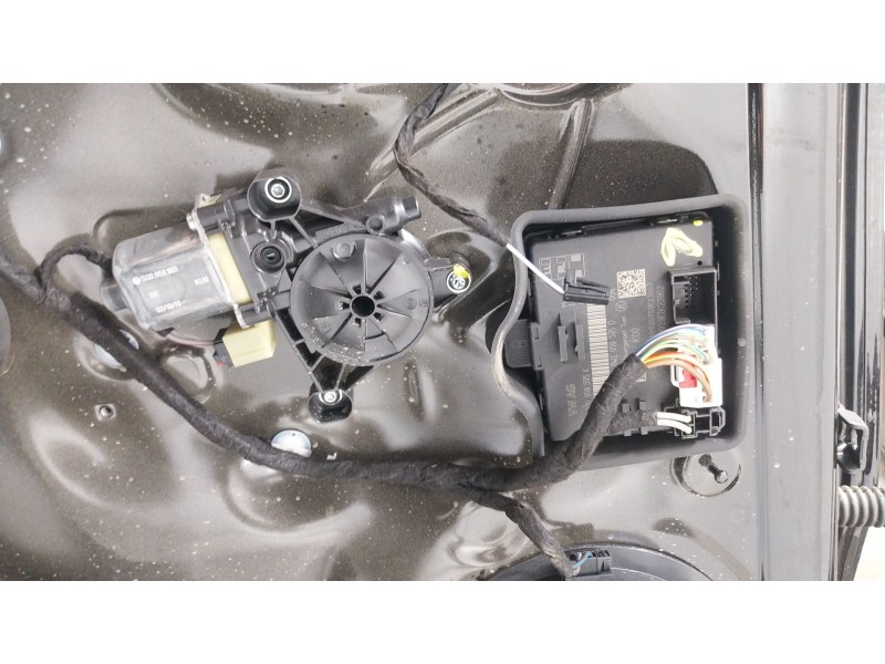 Recambio de puerta trasera izquierda para audi q3 (f3b) 35 tdi referencia OEM IAM   