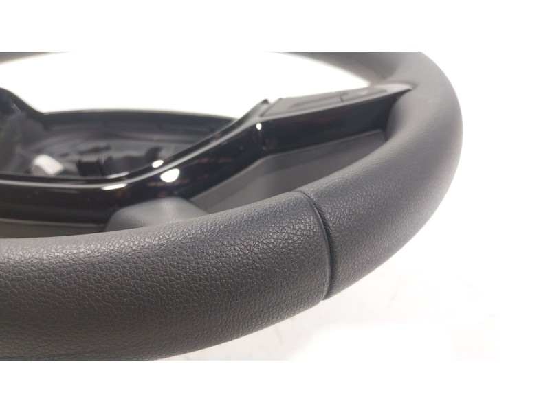 Recambio de volante para dacia sandero iii 1.0 tce 110 referencia OEM IAM  484002535R 