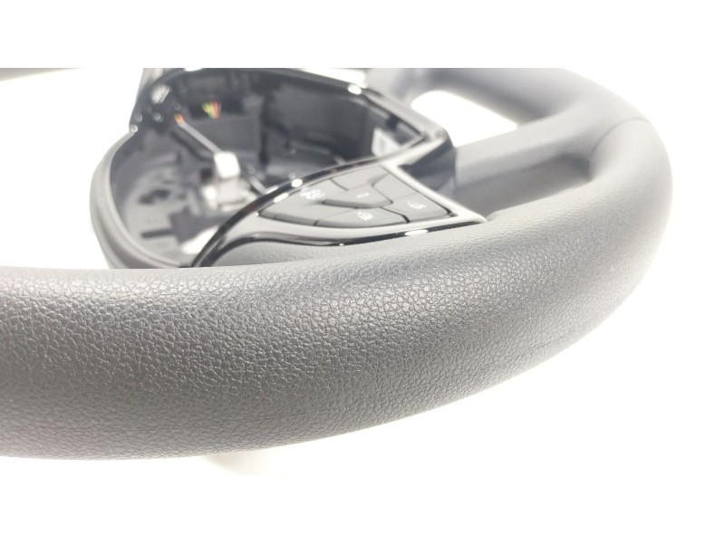 Recambio de volante para dacia sandero iii 1.0 tce 110 referencia OEM IAM  484002535R 