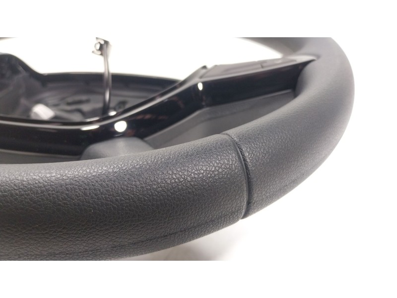 Recambio de volante para dacia sandero iii 1.0 tce 110 referencia OEM IAM  484002535R 