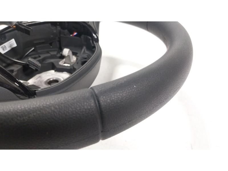 Recambio de volante para dacia sandero iii 1.0 tce 110 referencia OEM IAM  484002535R 