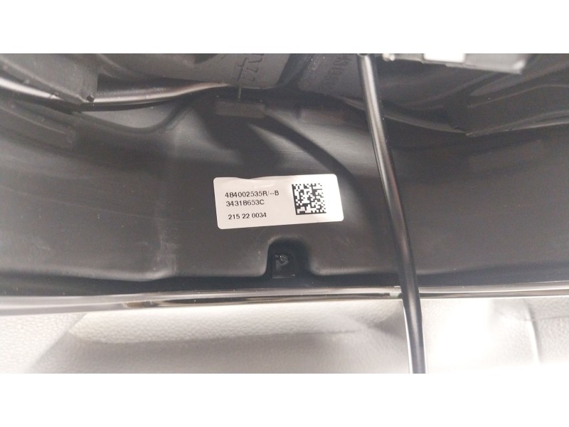 Recambio de volante para dacia sandero iii 1.0 tce 110 referencia OEM IAM  484002535R 