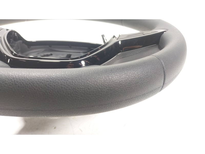 Recambio de volante para dacia sandero iii 1.0 tce 110 referencia OEM IAM  484002535R 