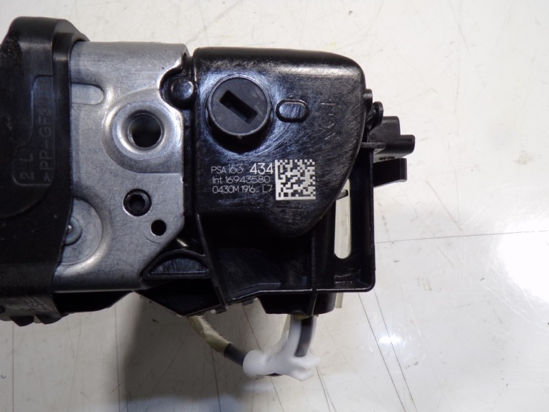 Recambio de cerradura puerta delantera izquierda para toyota proace city 1.5 dci referencia OEM IAM SU001A9682 16943580 