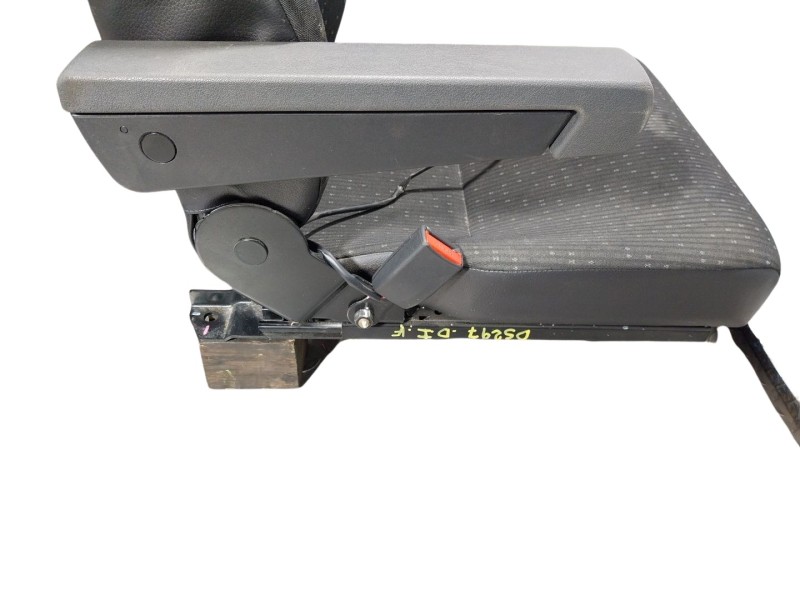 Recambio de asiento para fuso (mitsubishi) canter 3s13 referencia OEM IAM   