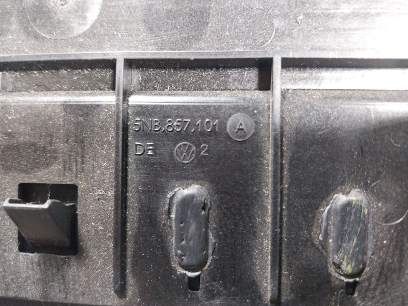 Recambio de guantera para volkswagen tiguan (ad1, ax1) 2.0 tdi referencia OEM IAM 5NB857114C 5NB857101 