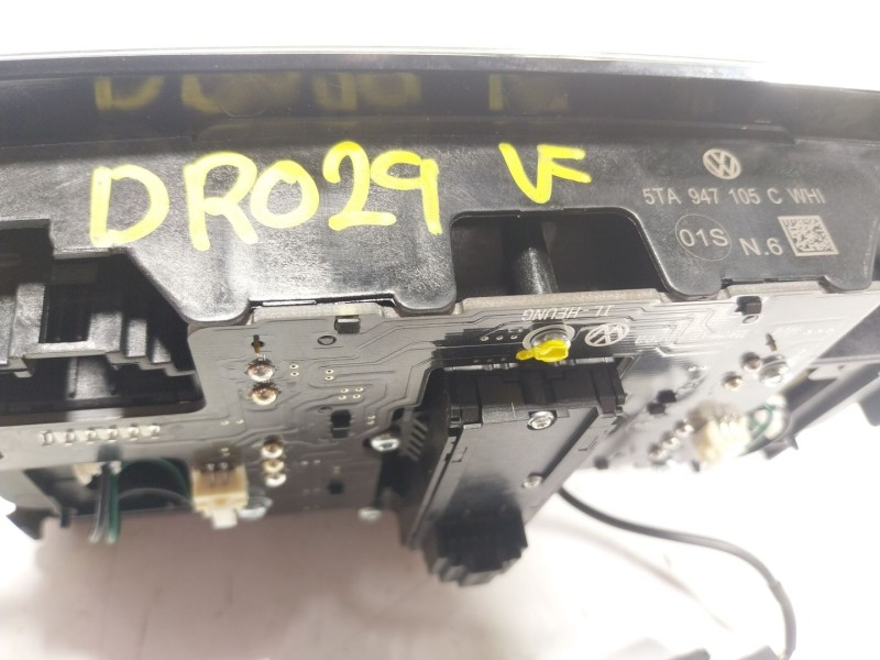 Recambio de piloto interior para volkswagen tiguan (ad1, ax1) 2.0 tdi referencia OEM IAM 5TA947105C 5TA947105C 